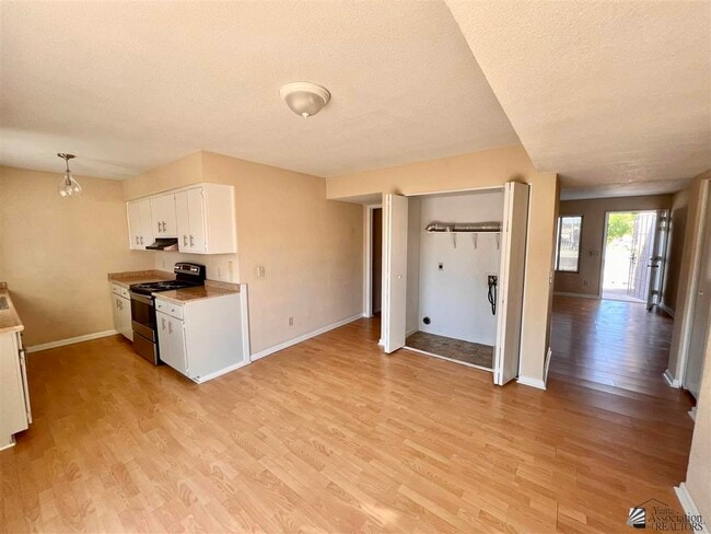 Building Photo - 2521 S 17th Ave