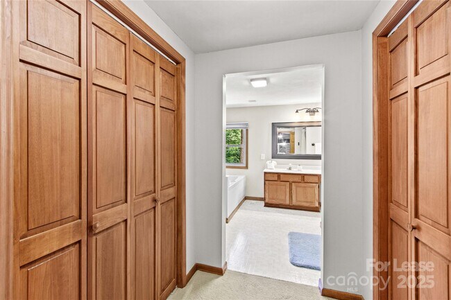 Building Photo - 173 Waddell Rd