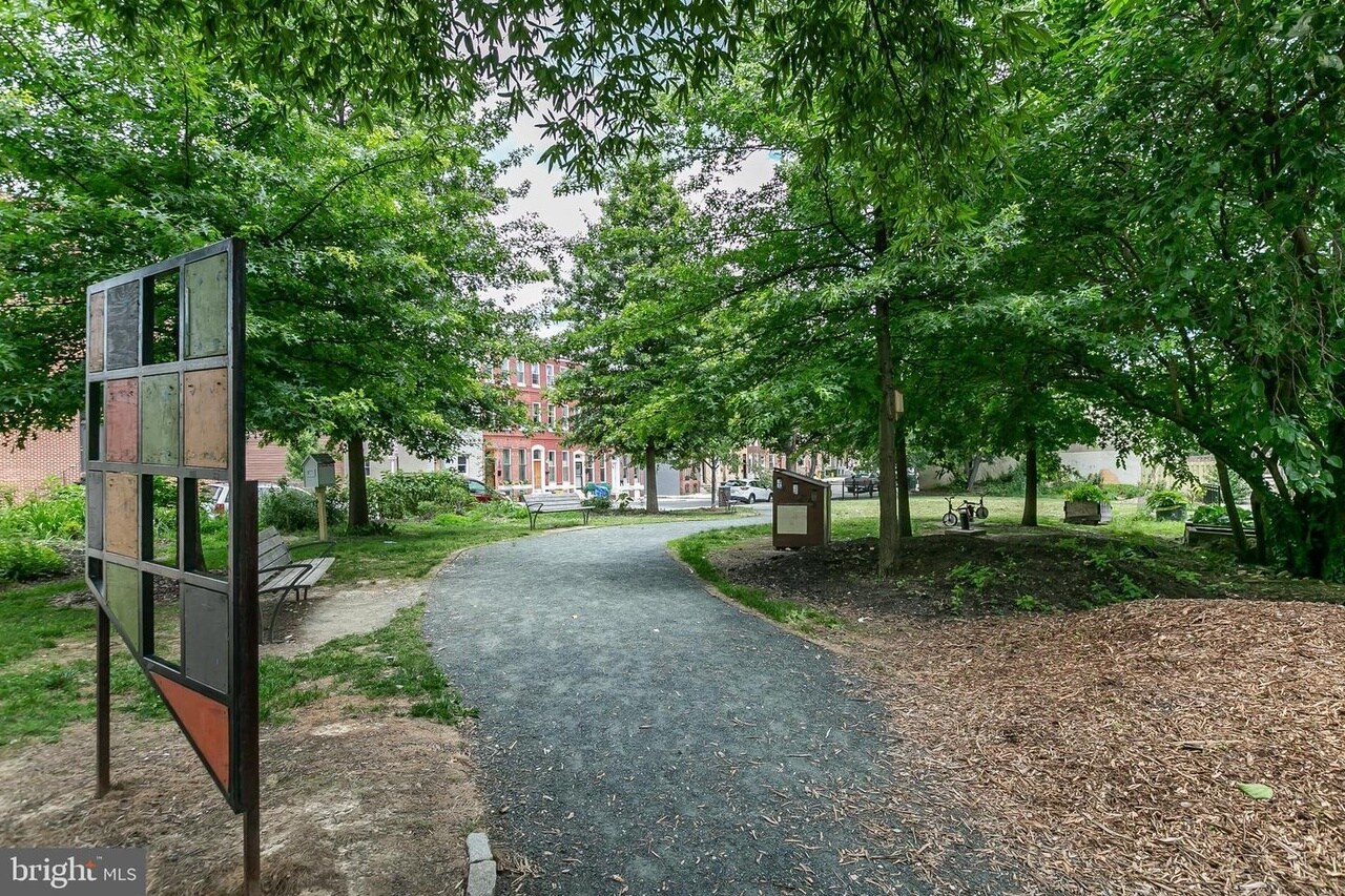 Building Photo - 1602 Latrobe St