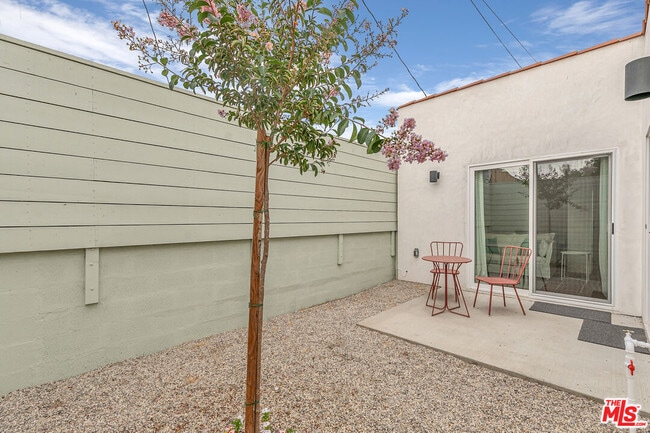 Building Photo - 6741 Arlington Ave