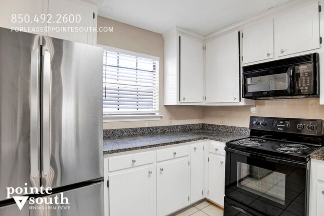 Building Photo - 200 Parma Dr