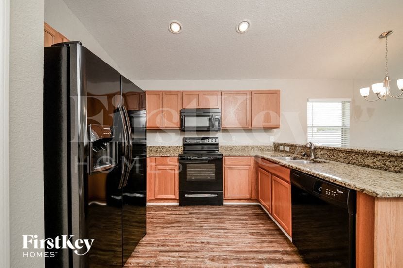 Building Photo - 2318 11th Ave E