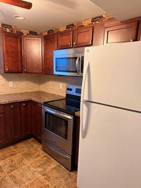 Building Photo - 5435 Douglas Rd