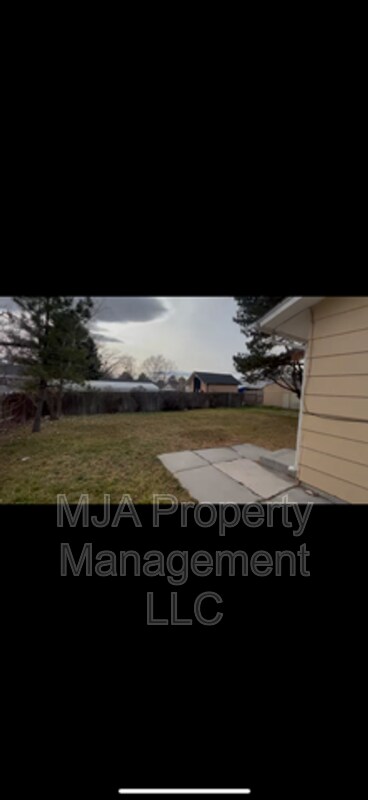 Building Photo - 4071 Sun Dr