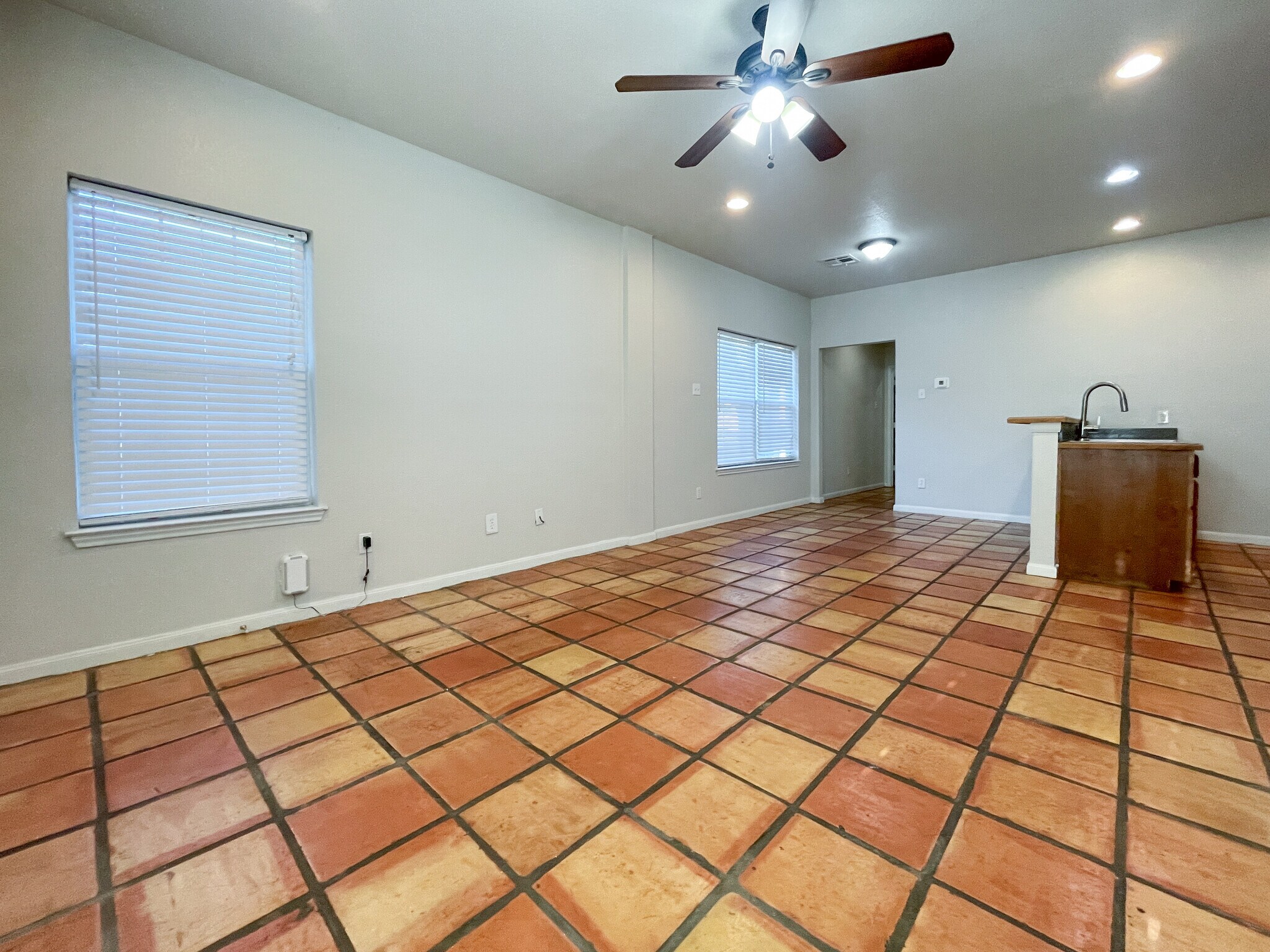 Building Photo - 506 3rd St
