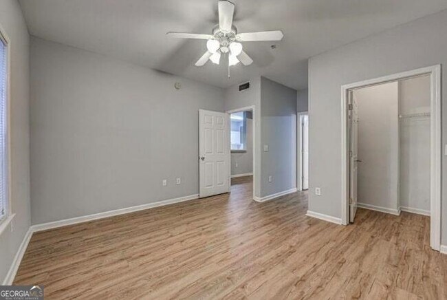 Building Photo - 2700 Pine Tree Rd NE