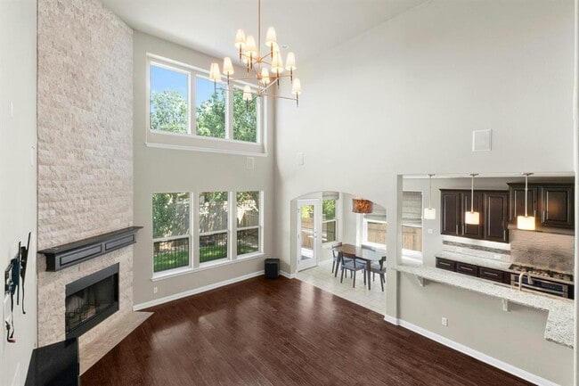 Building Photo - 515 Spanish Mustang Dr