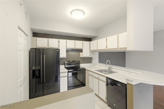 Building Photo - 6490 Aragon Way