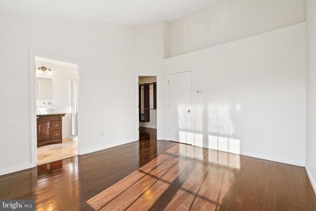 Building Photo - 3824 Elbert Ave