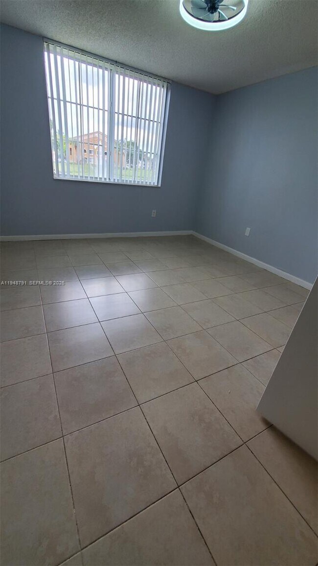 Building Photo - 7888 Sonoma Springs Cir