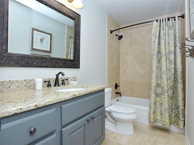 Building Photo - 222 Lido St