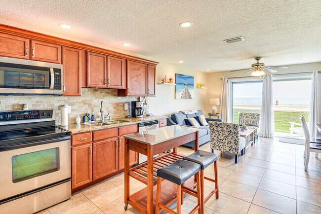 Building Photo - 2470 Ocean Shore Blvd