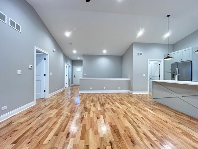 Building Photo - 724 Mallard Dr