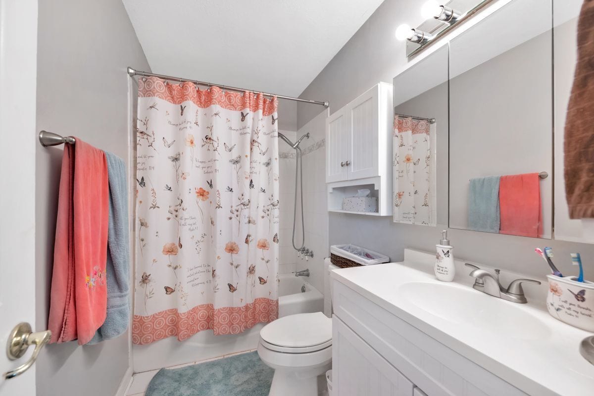 Building Photo - 1126 Coral Dr