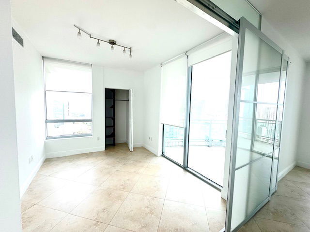 Building Photo - 350 S Miami Ave