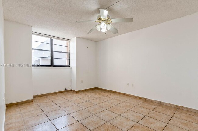 Building Photo - 10985 SW 107th St