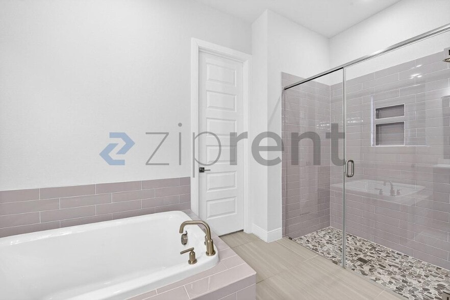 Building Photo - 1713 Friendship Ln