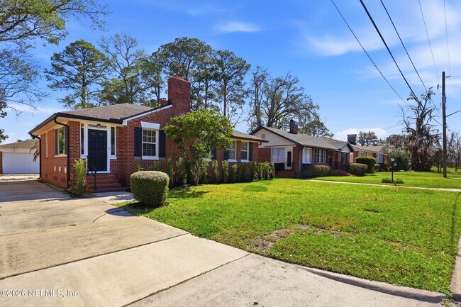 Building Photo - 813 Old Hickory Rd