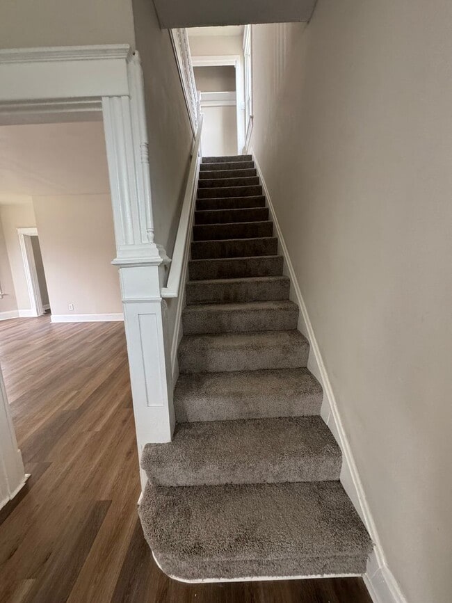 Building Photo - 714 Clinton Ave