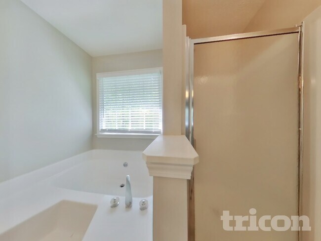 Building Photo - 220 Stevenson Trail