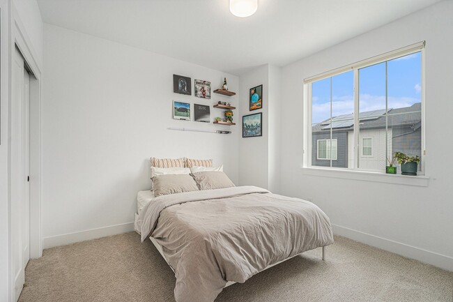 Building Photo - 10378 Milwaukee Cir