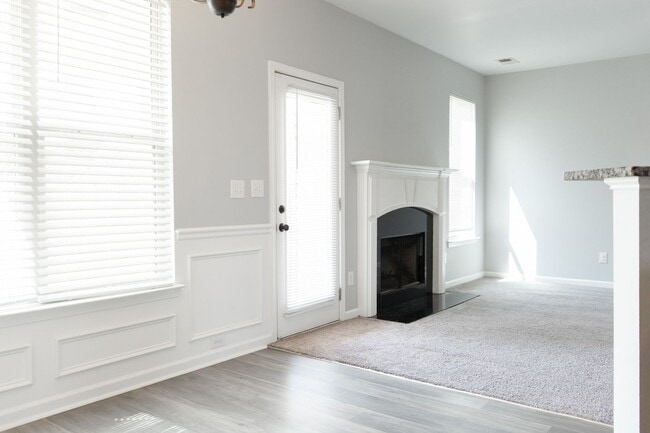 Building Photo - 2624 Leland Dr