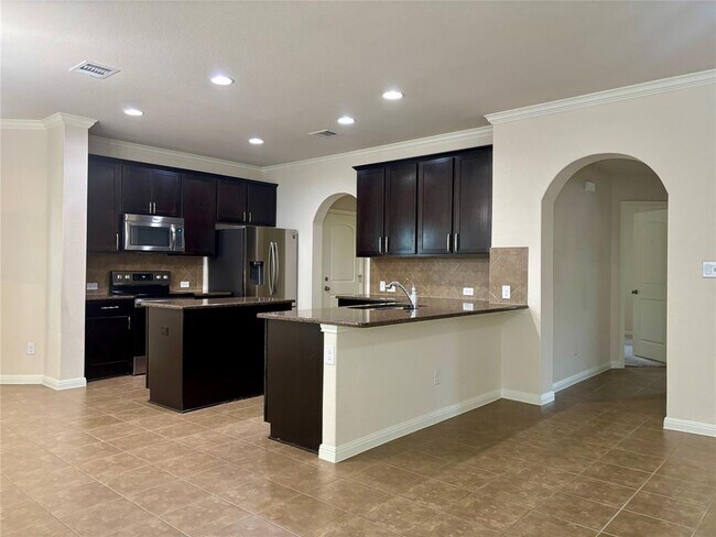 Building Photo - 909 Coulee Dr