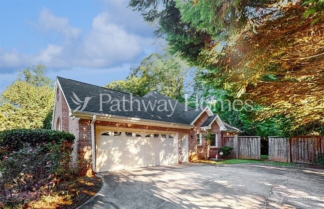 Building Photo - 903 Sweetbay Ct