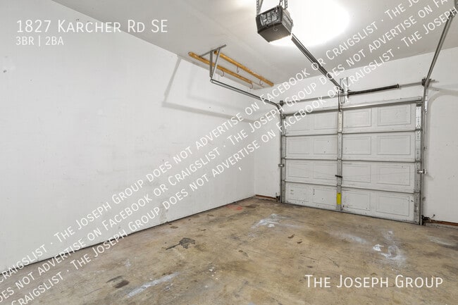 Building Photo - 1827 Karcher Rd SE