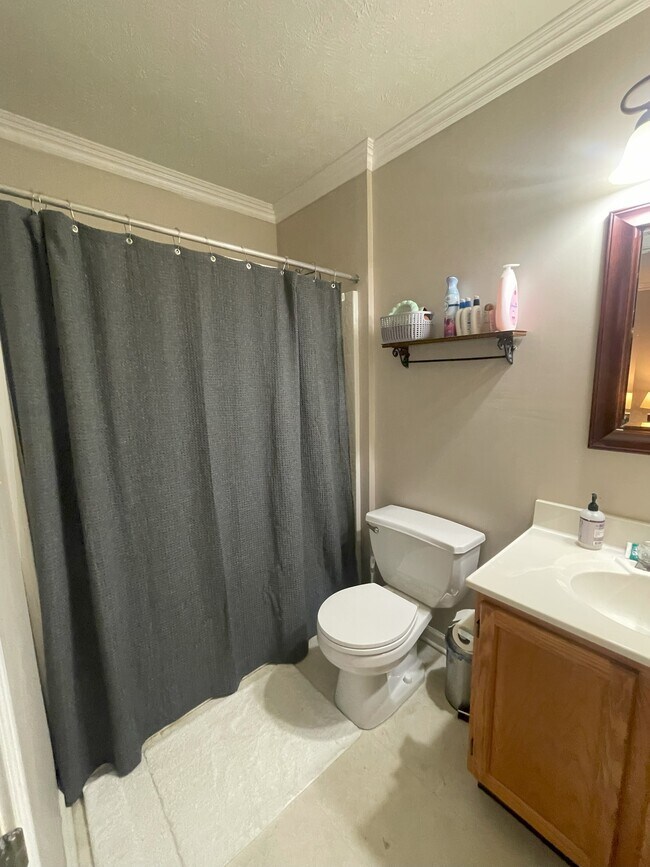 Building Photo - 108 Cathedral Ct