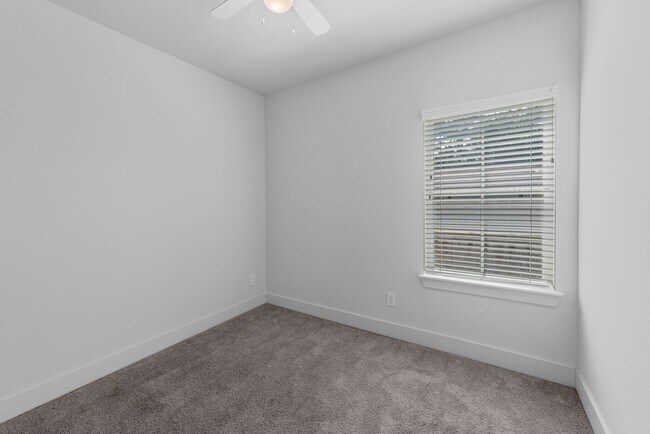 Building Photo - 6033 Cypress St