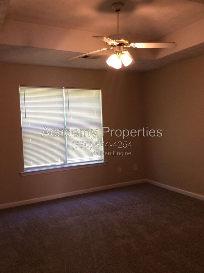 Building Photo - 390 Summer Hill Cir