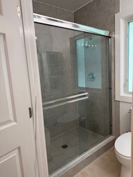 Building Photo - 3149 Rogers Ave