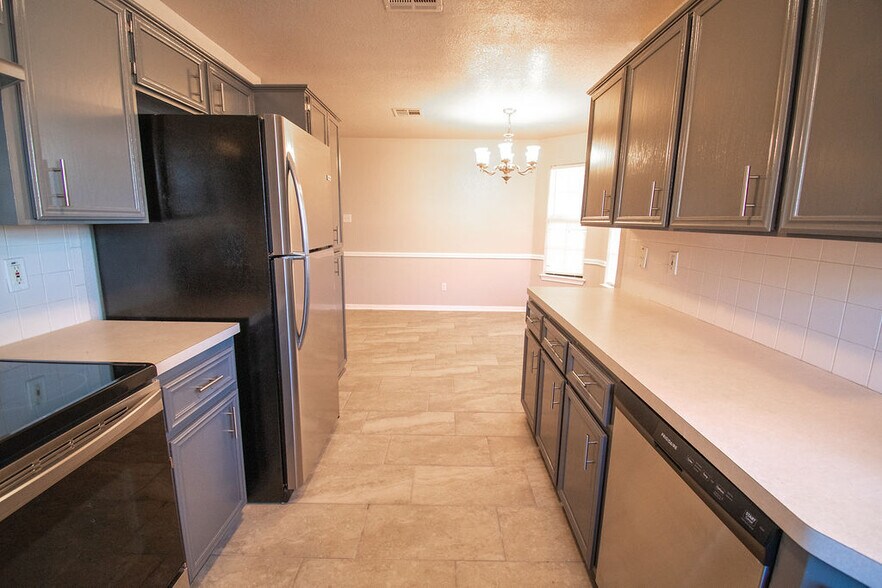 Building Photo - 5302 Leadville Dr