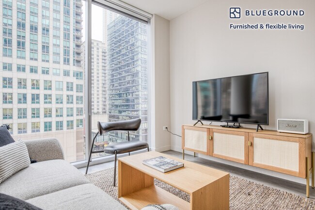 Building Photo - 8 E Huron St