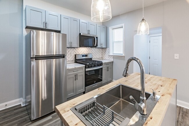 Building Photo - 3 Bedroom, 1.5 bath home in the City of Wilmington