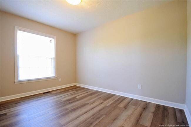 Building Photo - 1509 Paisley Ave