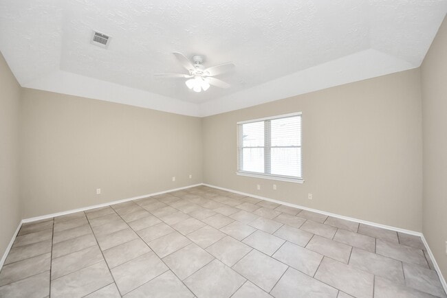 Building Photo - 14718 Windfern Forest Dr