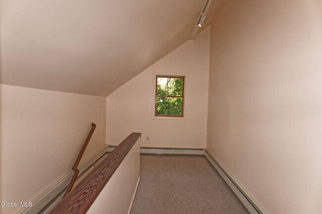 Building Photo - 1412 River Rd