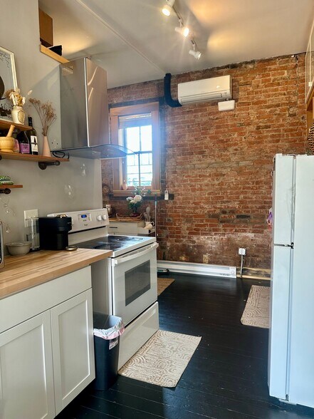 Building Photo - 26 E McMicken Ave