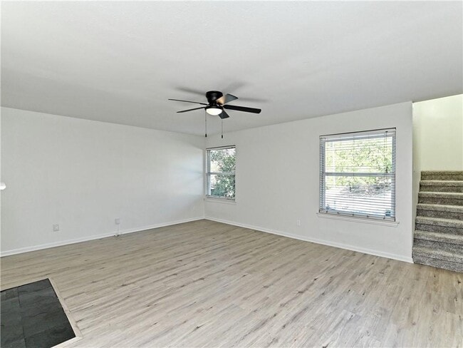 Building Photo - 6911 Thorncliffe Dr