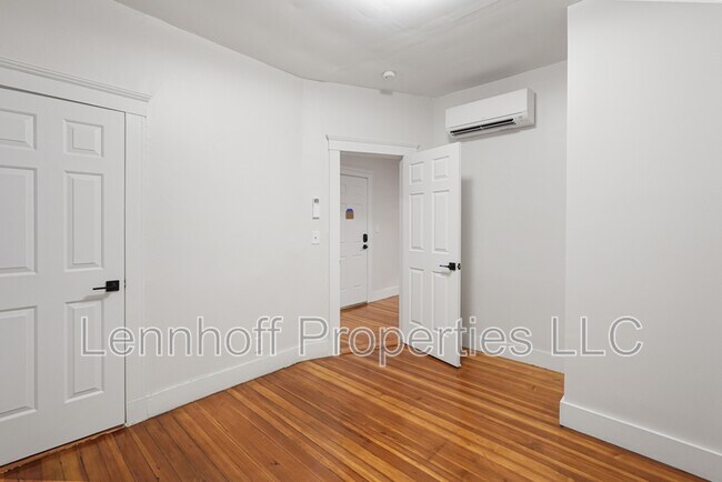 Building Photo - 28 Clark St