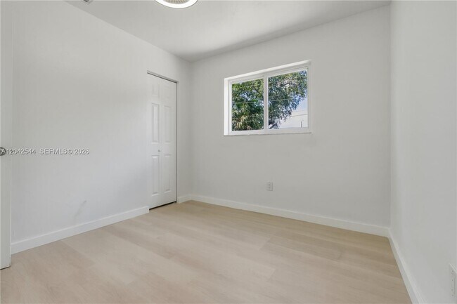 Building Photo - 20440 NW 20th Ct