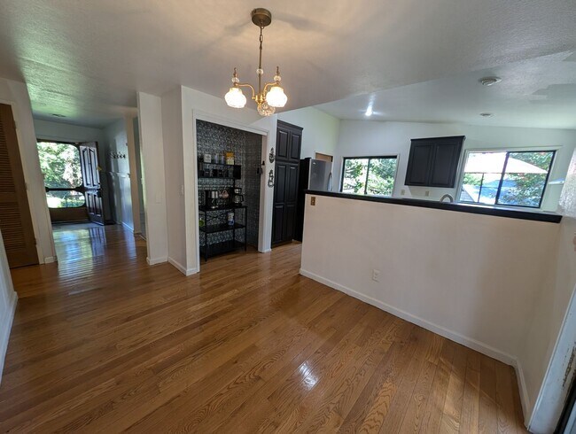 Building Photo - Tracyton Stunner! Available Now! 1/3 Acre FULLY Fenced.