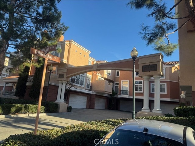 Building Photo - 9 Torrigiani Aisle