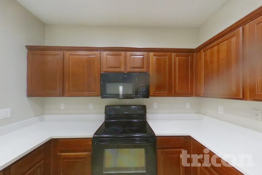 Building Photo - 44570 W Mescal Dr