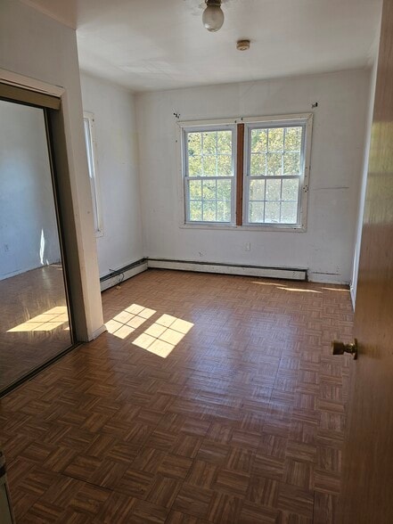 Building Photo - 228 Duncan Ave