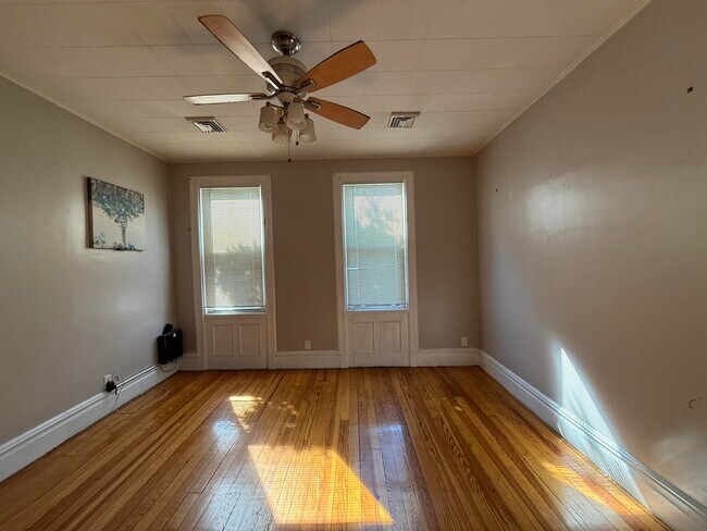 Building Photo - 308 Columbia Ave