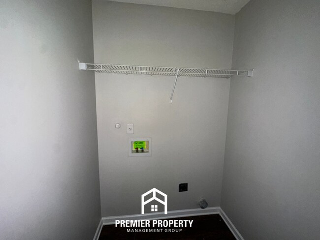 Building Photo - Charming 3BR/2BA Bartlett Area Home | High Ceilings & Hardwood Floors