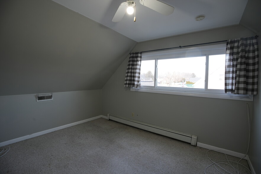 Building Photo - 90 Cobalt Ridge Dr E